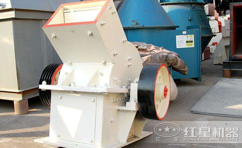 小型錘式破碎機，體積小，易移動